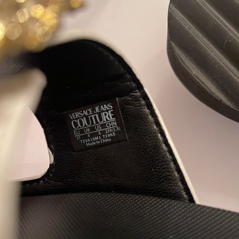 ‼️‼️‼️SOLD‼️‼️‼️Versace Jeans Couture white Baroque Buckle Beach Sandal EUR 37 U - Picture 6 of 8